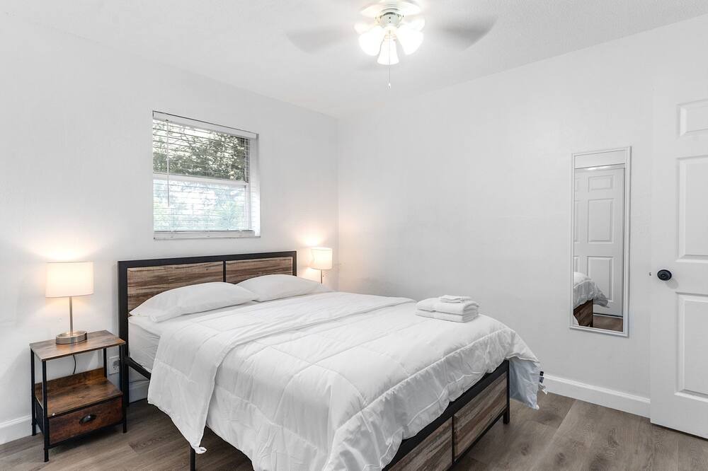 Photo of Bedroom in Edgewood
