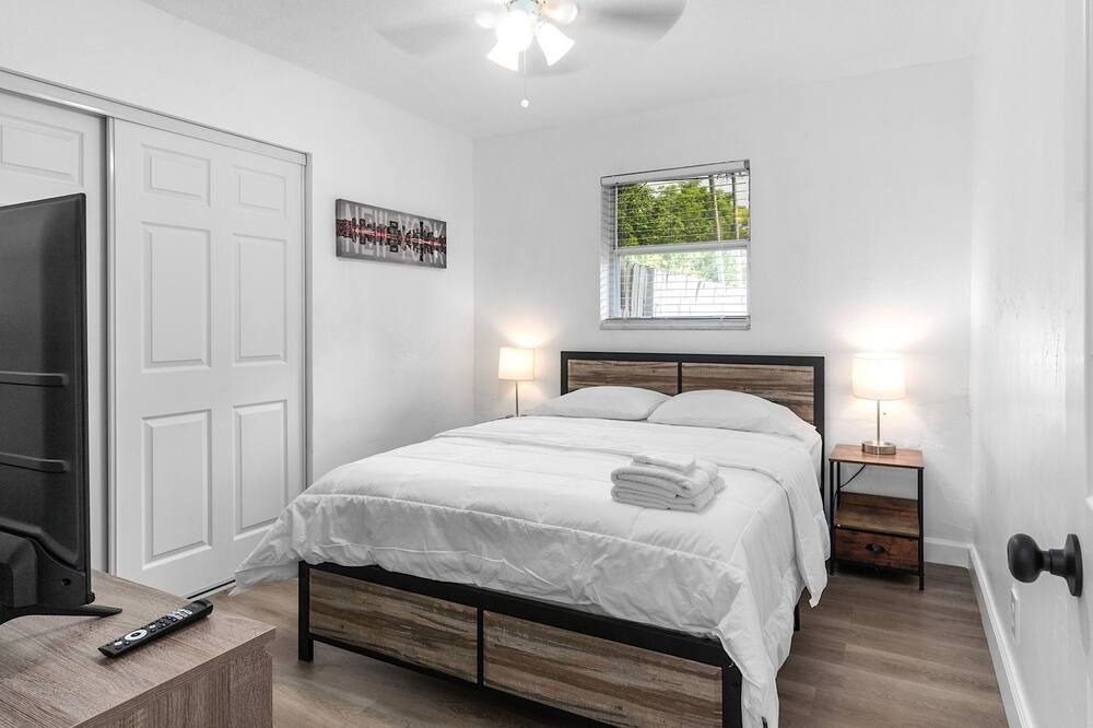 Photo of Bedroom in Edgewood