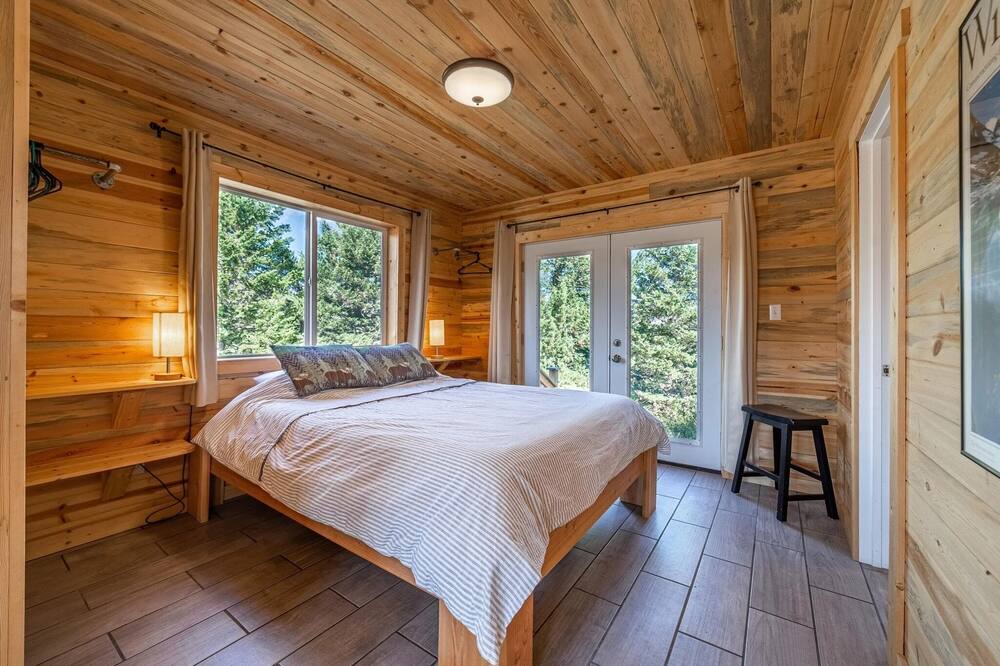 Photo of Bedroom in East Glacier Park
