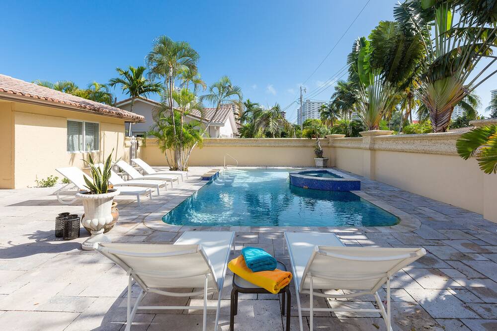 Photo of Others in Bermuda Riviera