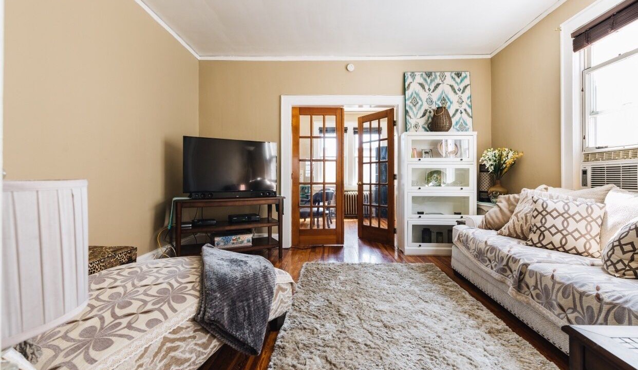 Photo of Bedroom in Upper Roseville
