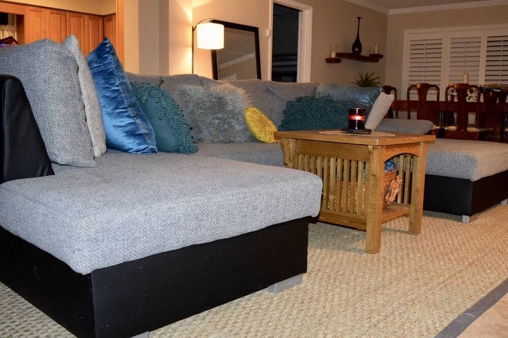 Photo of Livingroom in Deerfield Beach