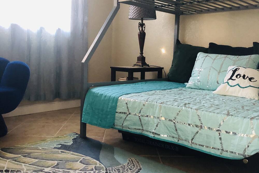 Photo of Bedroom in Deerfield Beach