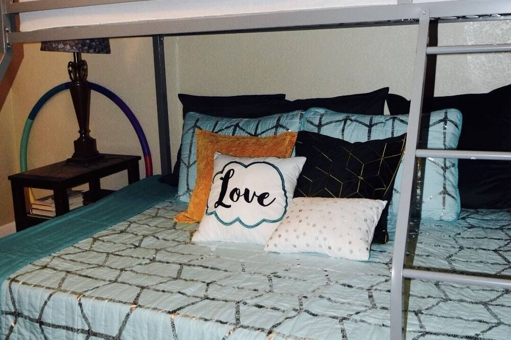 Photo of Bedroom in Deerfield Beach