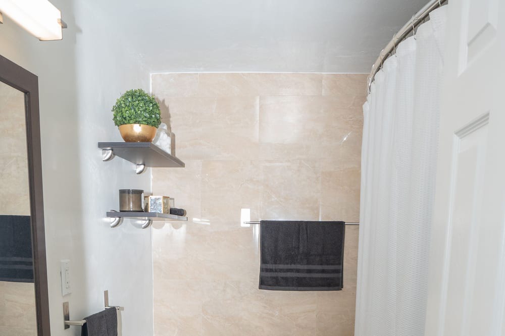 Photo of Bathroom in Highland Garden