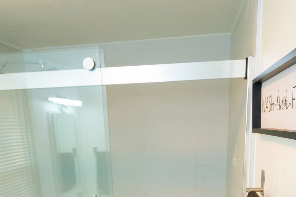 Photo of Bathroom in Highland Garden