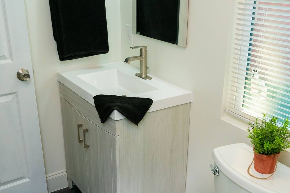 Photo of Bathroom in Highland Garden