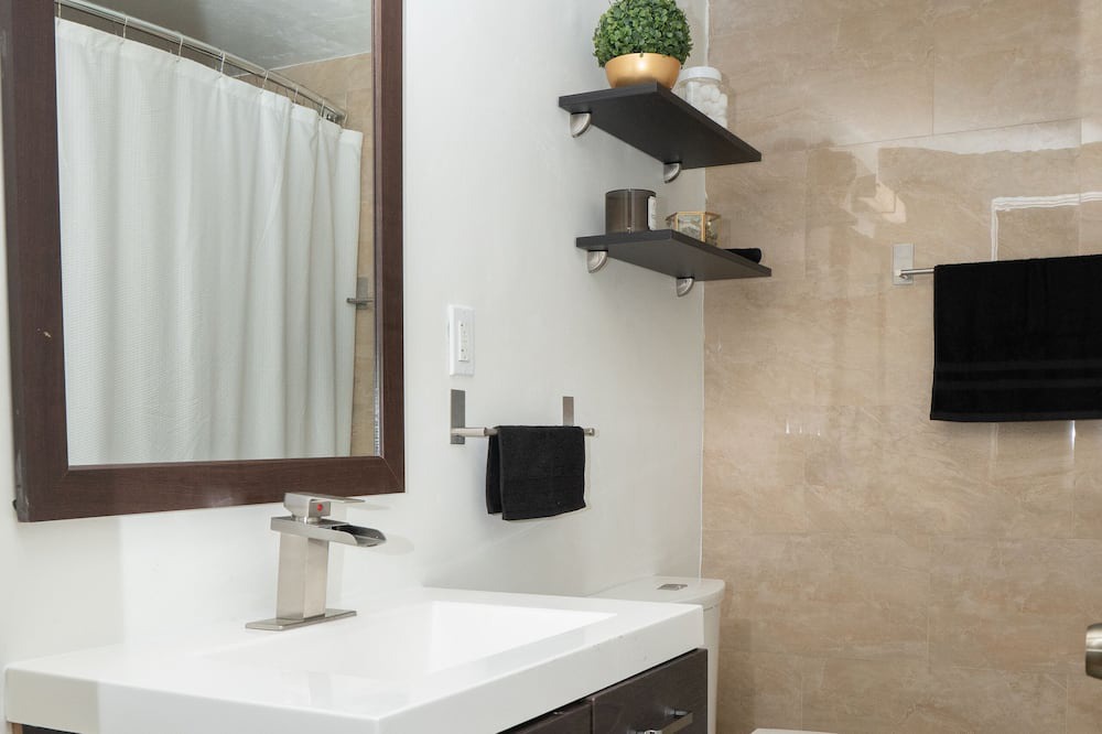 Photo of Bathroom in Highland Garden
