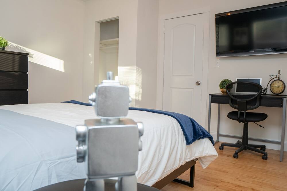 Photo of Bedroom in Highland Garden