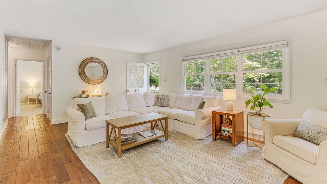 Photo of Livingroom in Chestertown