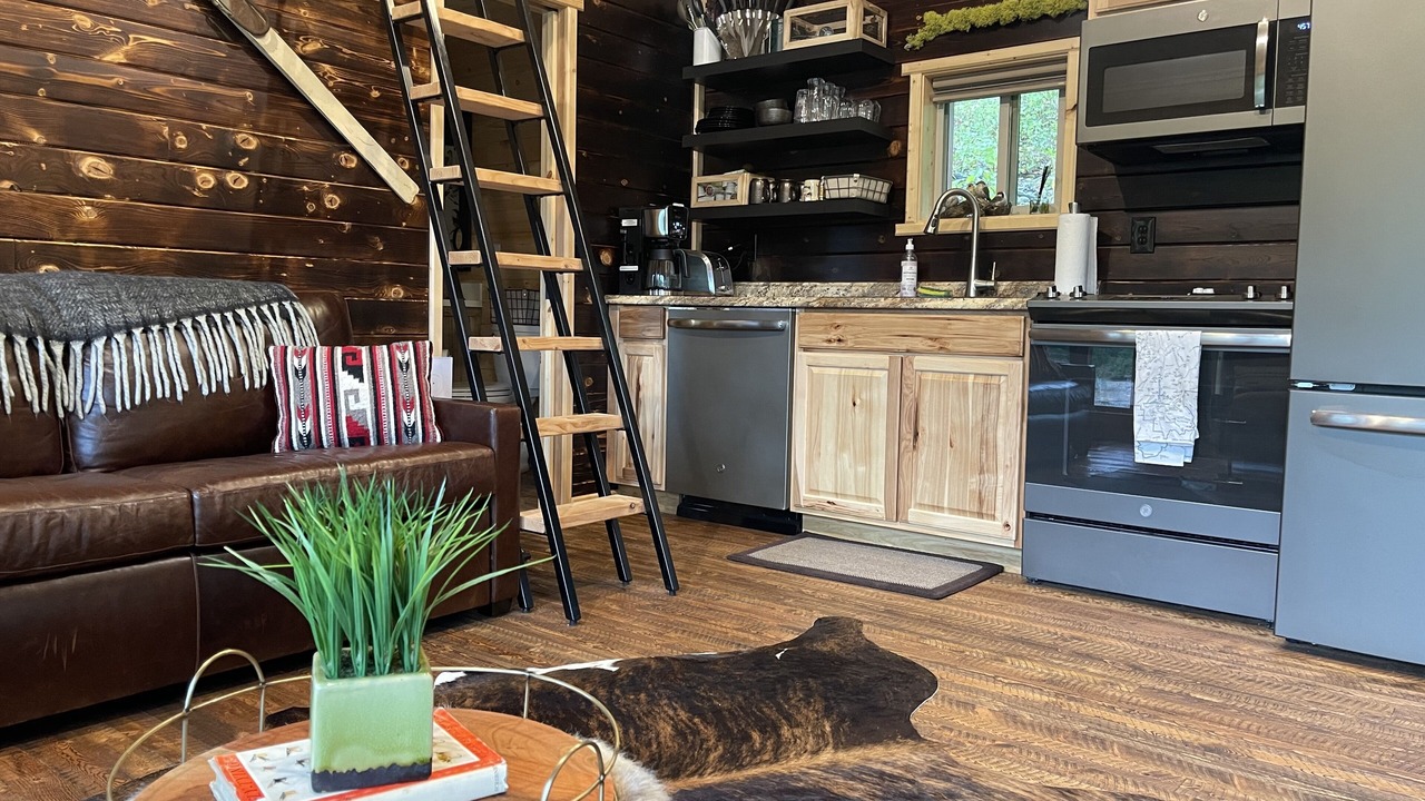 Photo of Livingroom in West Glacier