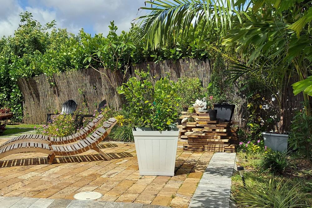 Photo of Outdoor in Palm Aire Village West