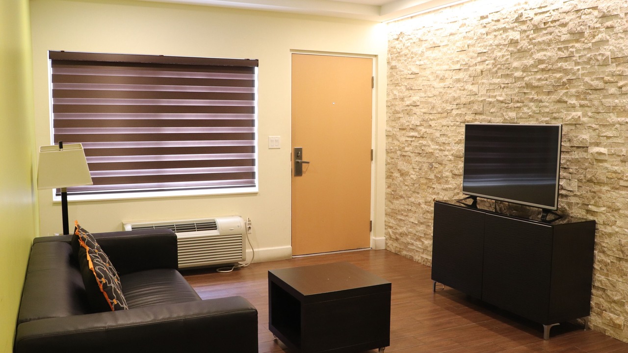 Photo of Bedroom in Hollywood Lakes
