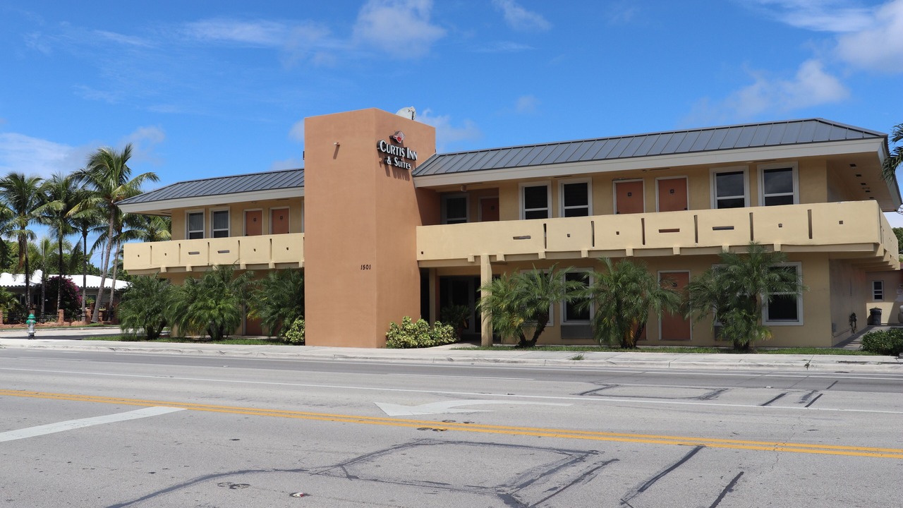 Photo of Outdoor in Hollywood Lakes