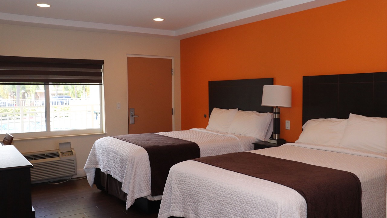 Photo of Bedroom in Hollywood Lakes