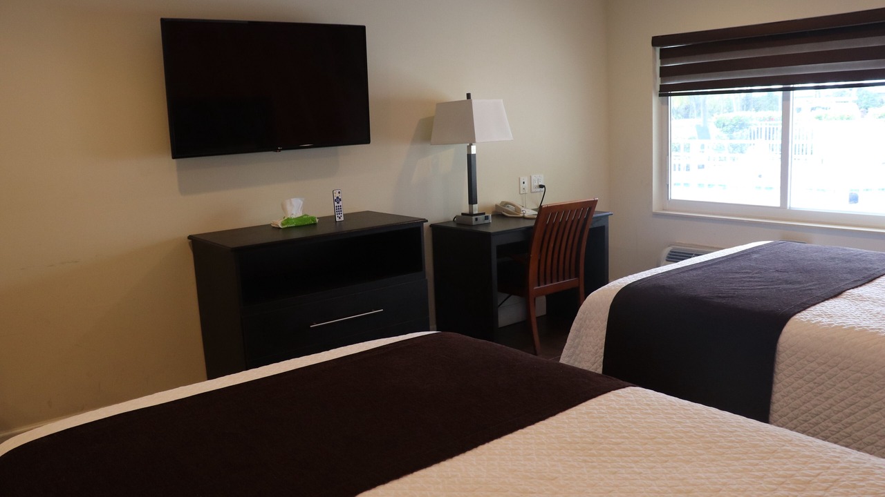 Photo of Bedroom in Hollywood Lakes