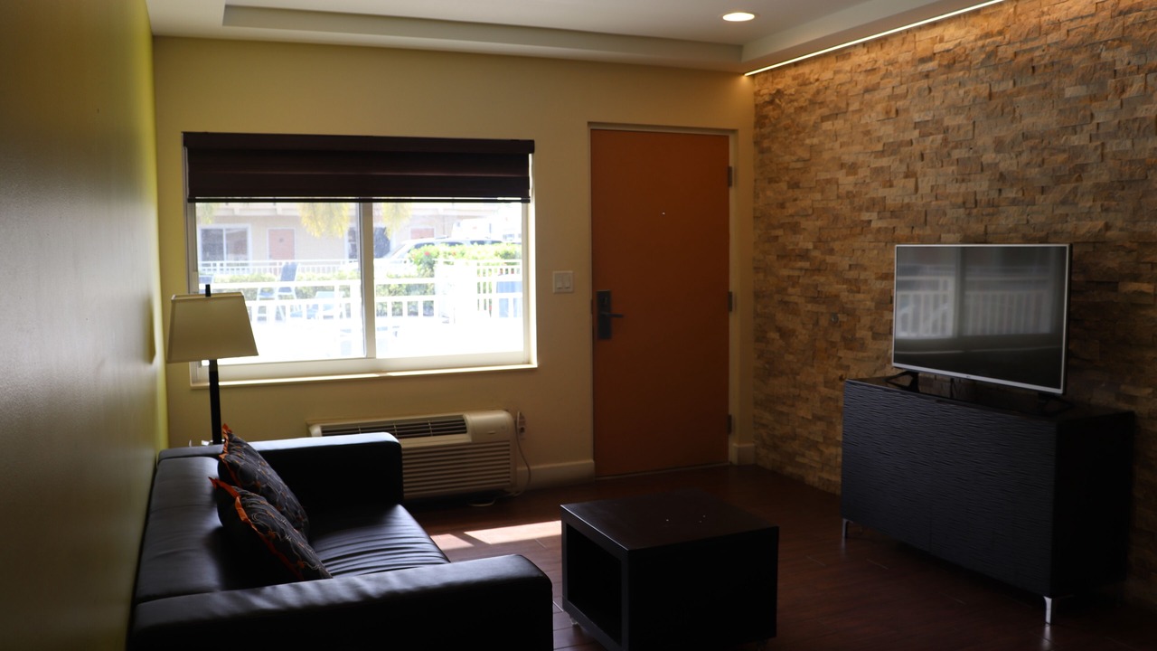 Photo of Bedroom in Hollywood Lakes