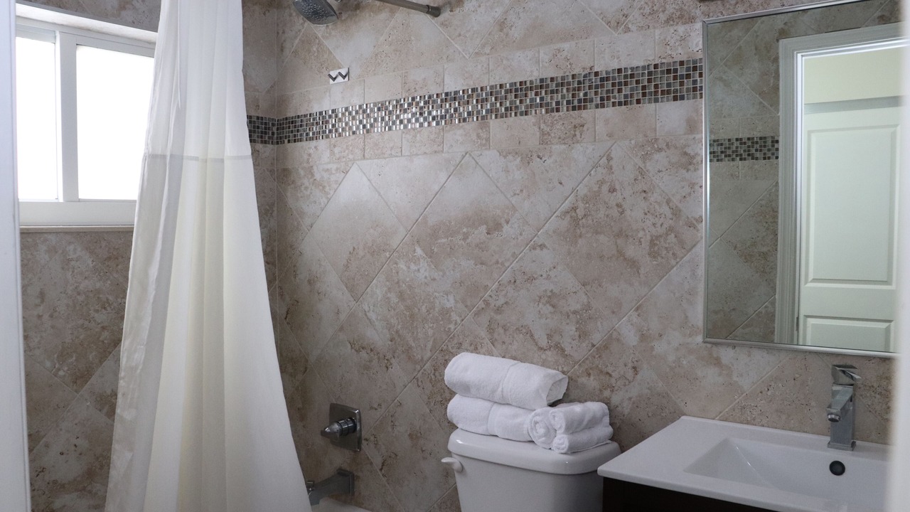 Photo of Bathroom in Hollywood Lakes