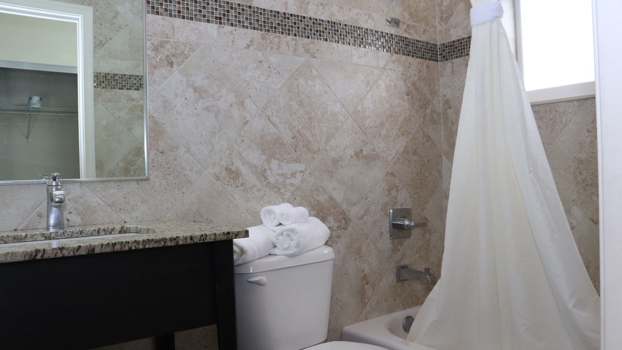 Photo of Bathroom in Hollywood Lakes