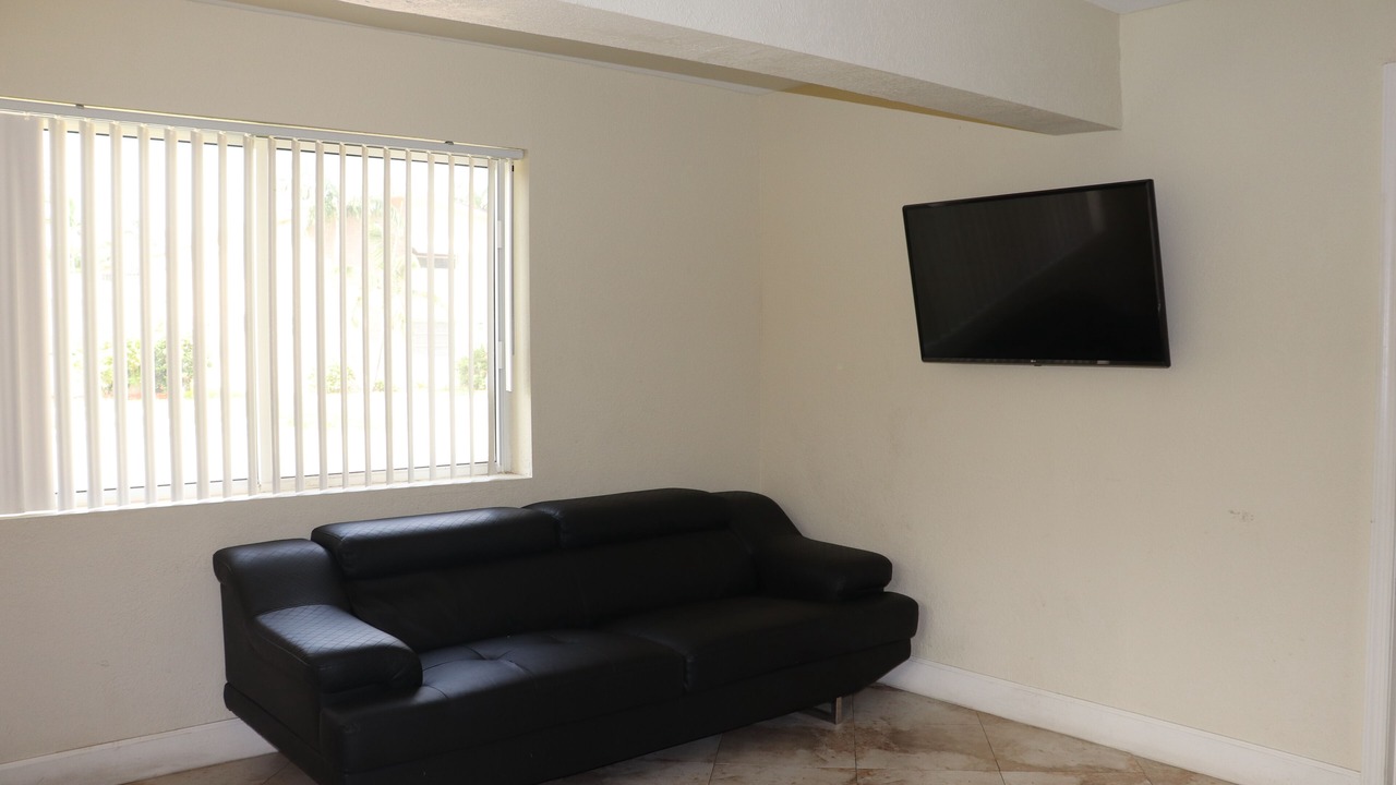 Photo of Bedroom in Hollywood Lakes