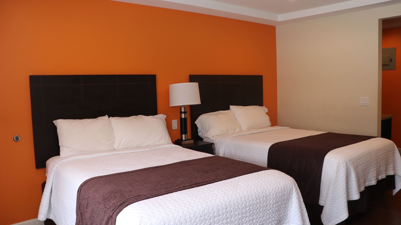 Photo of Bedroom in Hollywood Lakes