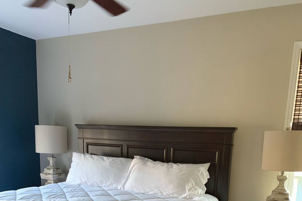 Photo of Bedroom in Earlville