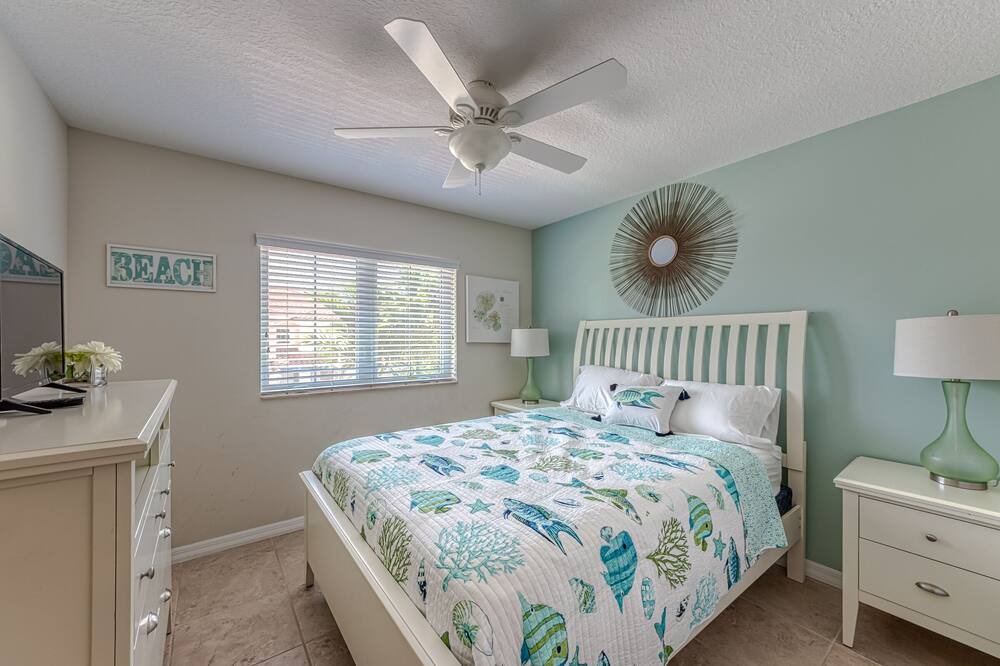 Photo of Bedroom in Cypress Point