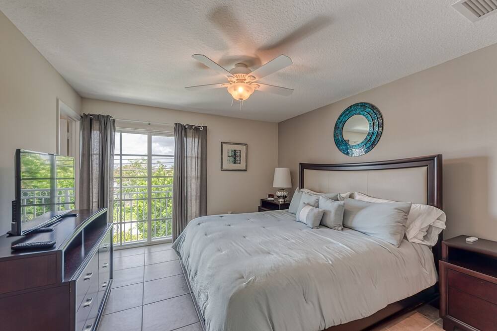 Photo of Bedroom in Cypress Point