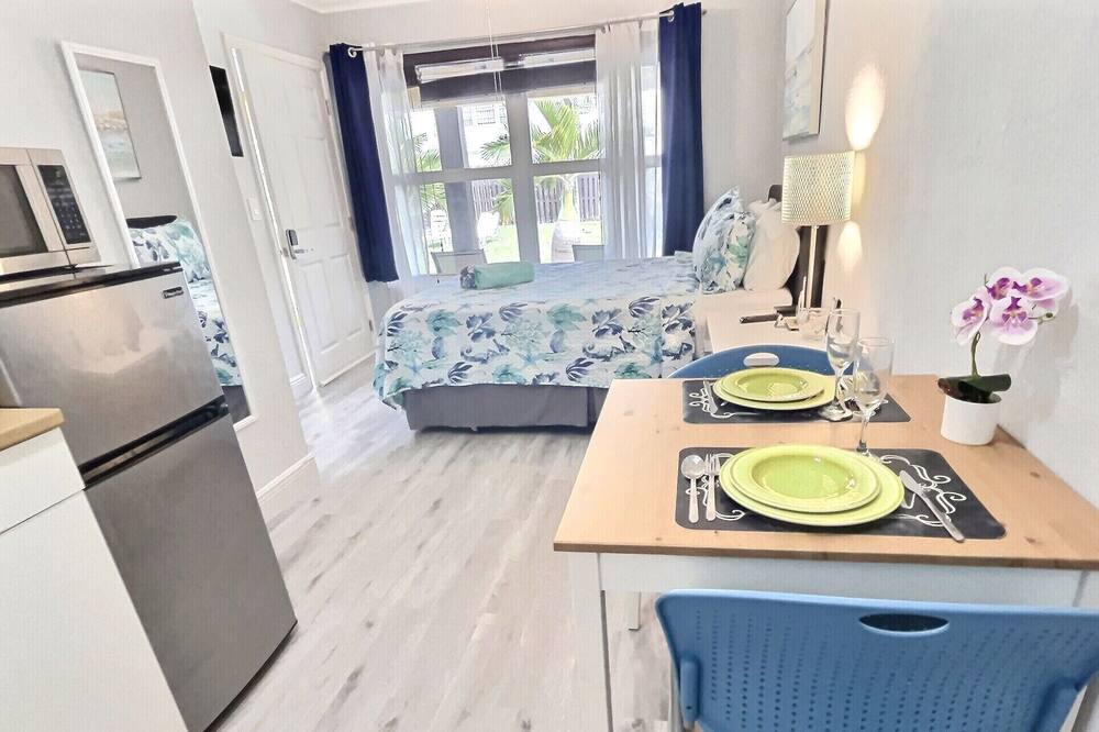 Photo of Bedroom in Coral Ridge