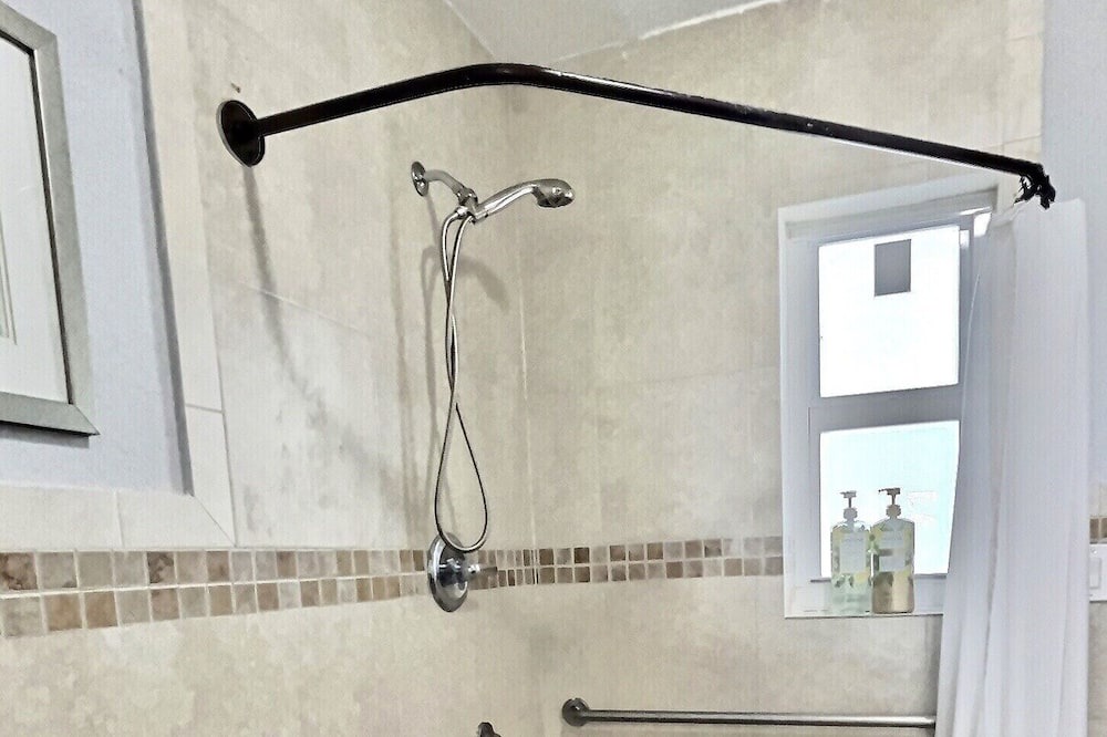 Photo of Bathroom in Coral Ridge