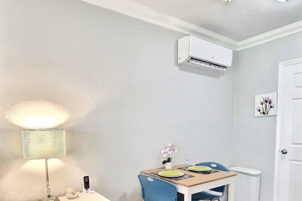 Photo of Bedroom in Coral Ridge