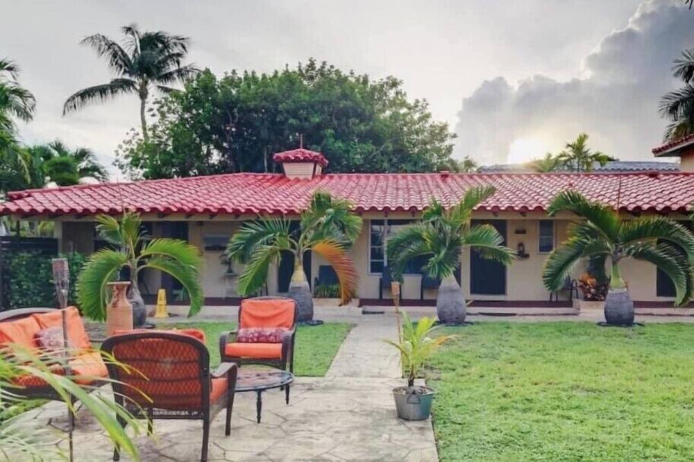 Photo of Outdoor in Coral Ridge
