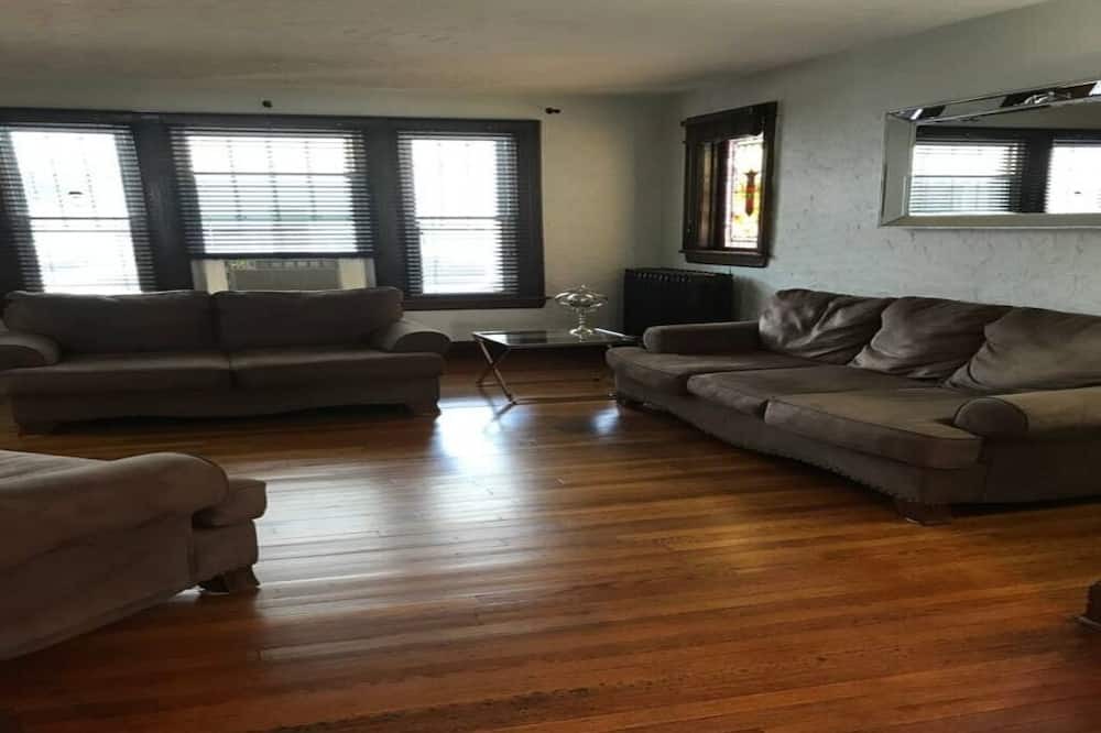 Photo of Bedroom in Albany