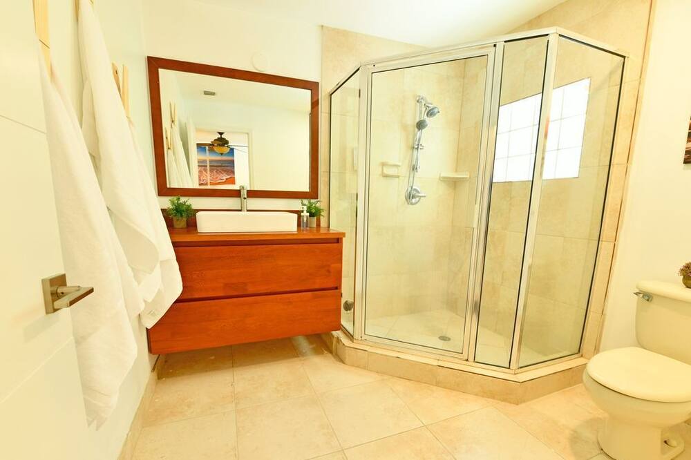 Photo of Bathroom in South Middle River
