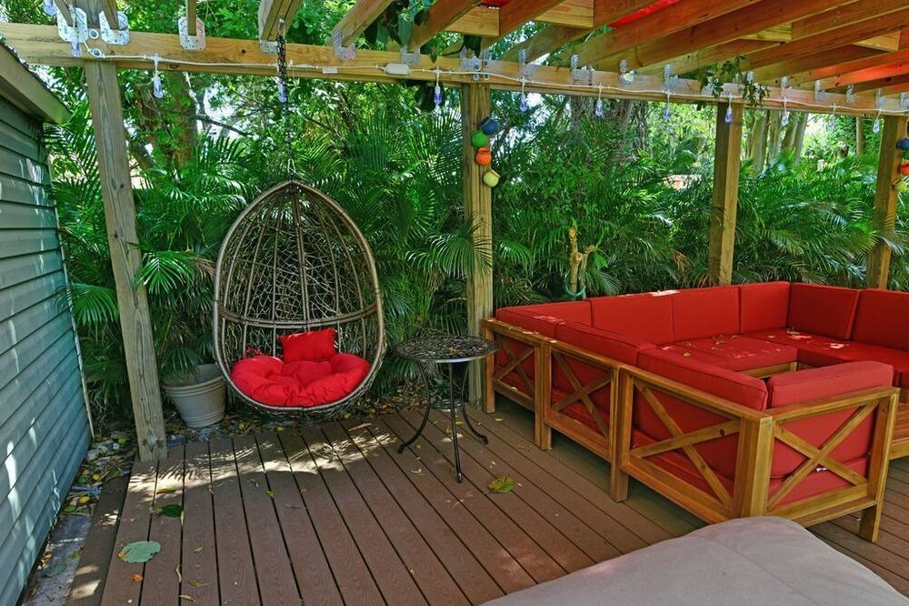 Photo of Patio Balcony in South Middle River