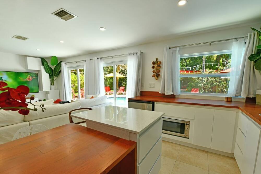 Photo of Kitchen in South Middle River