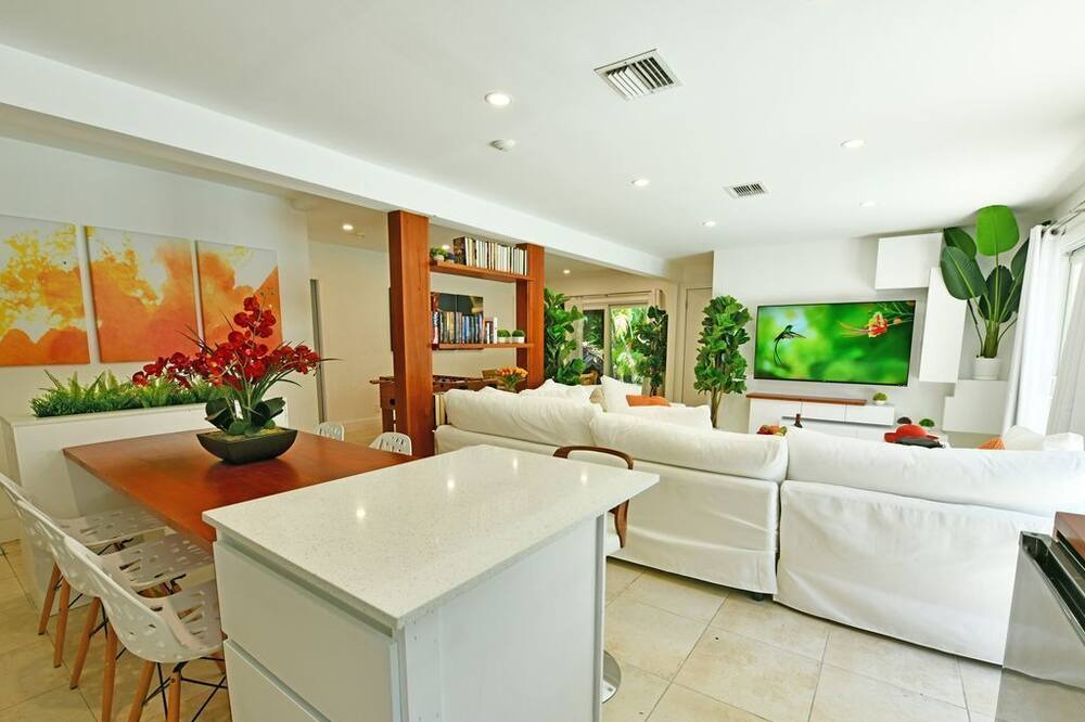 Photo of Kitchen in South Middle River