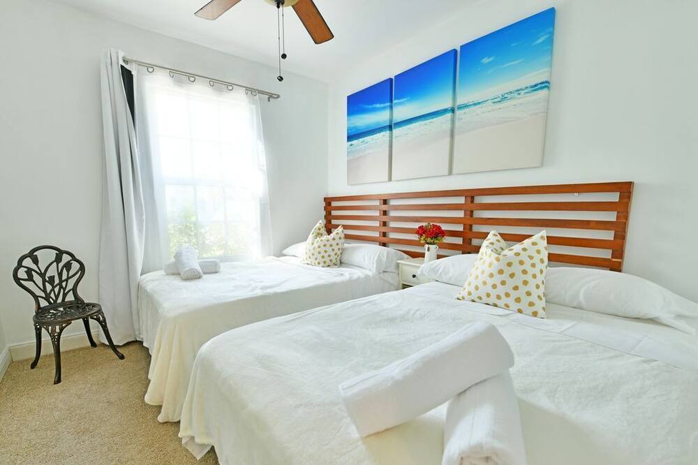 Photo of Bedroom in South Middle River