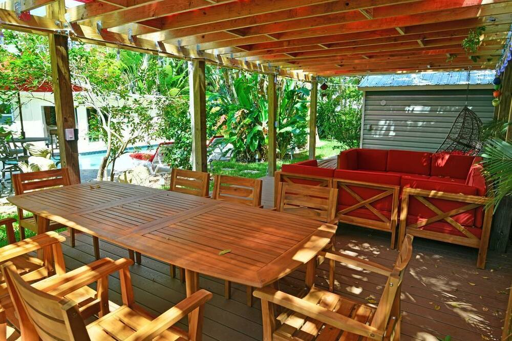 Photo of Patio Balcony in South Middle River