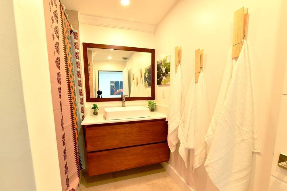 Photo of Bathroom in South Middle River