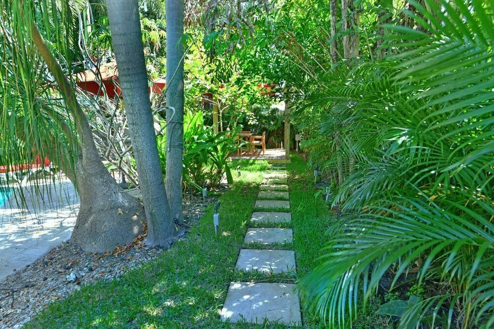 Photo of Outdoor in Flagler Village