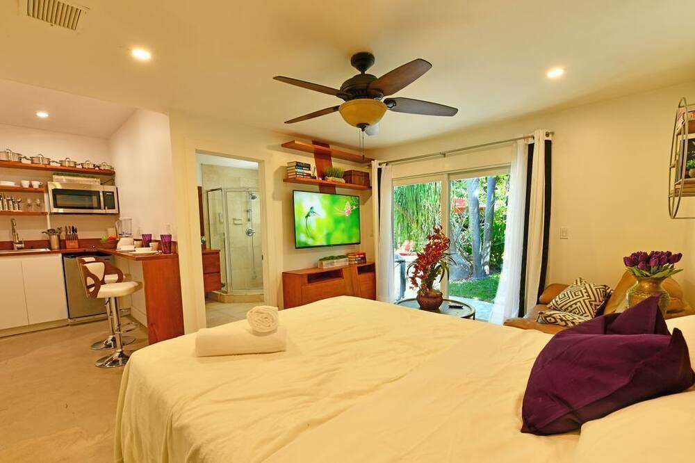 Photo of Bedroom in Flagler Village