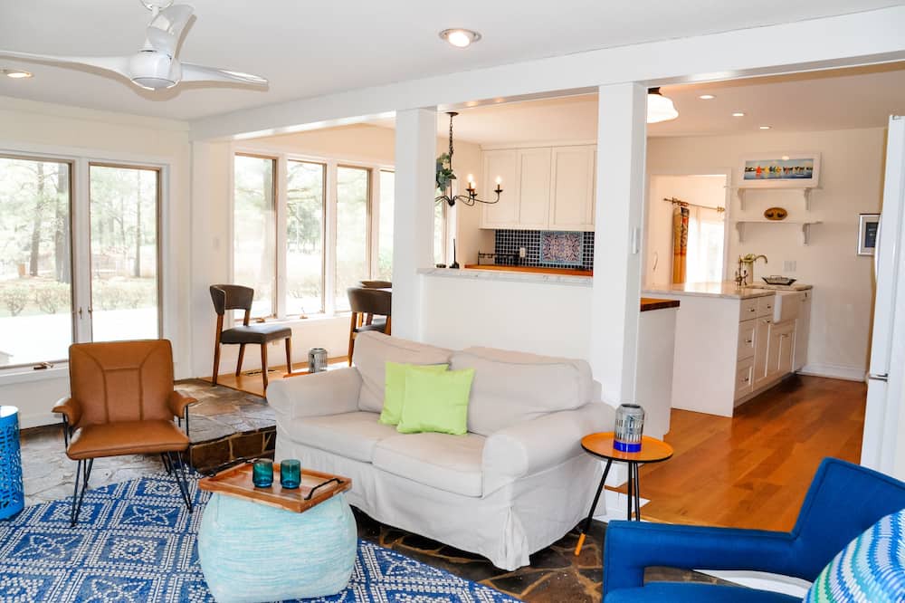 Photo of Livingroom in Bozman
