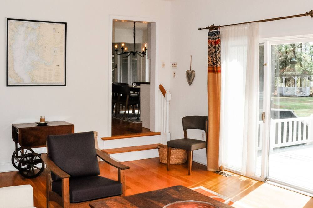 Photo of Livingroom in Bozman