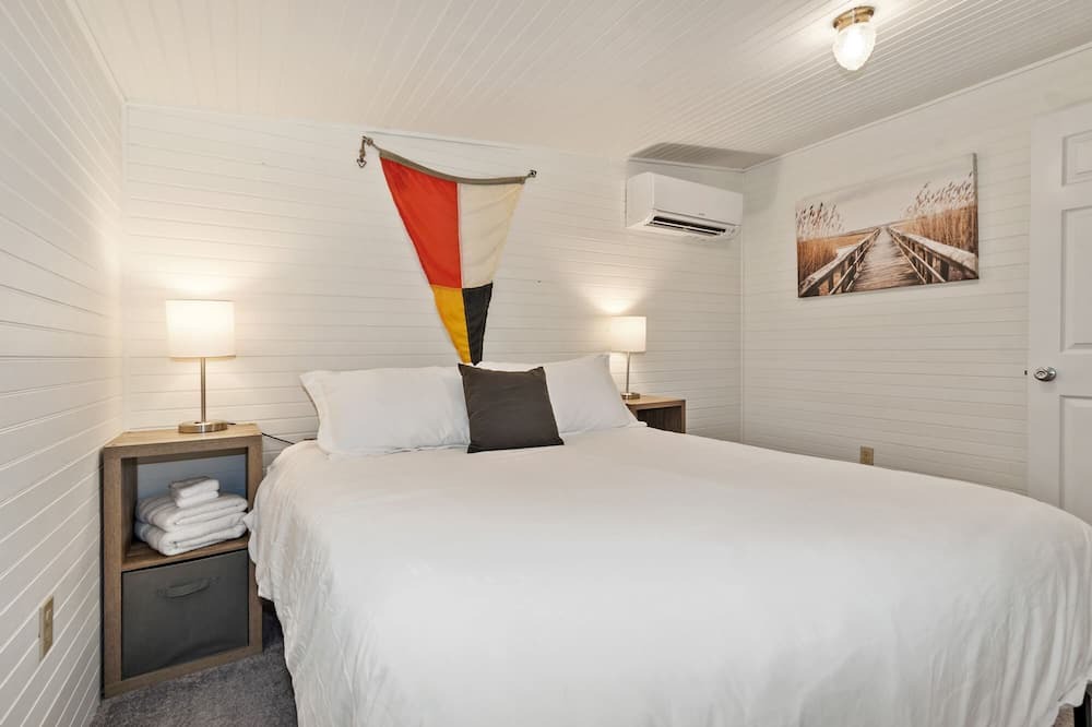 Photo of Bedroom in Rock Hall