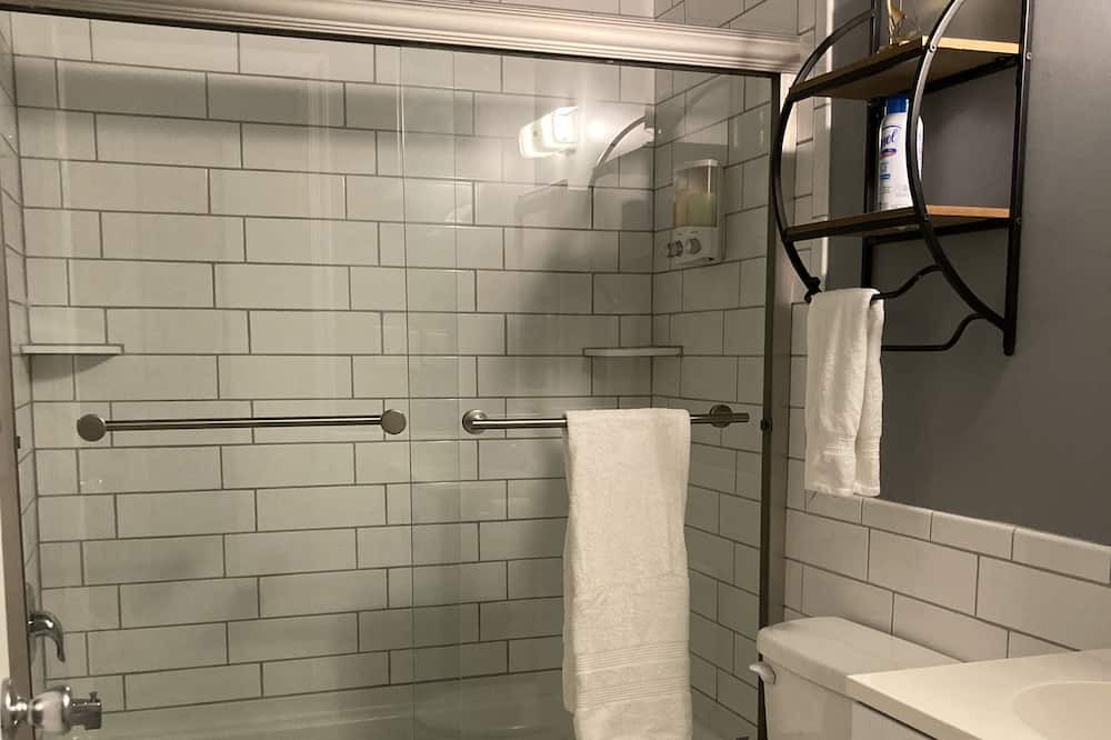 Photo of Bathroom in Rock Hall