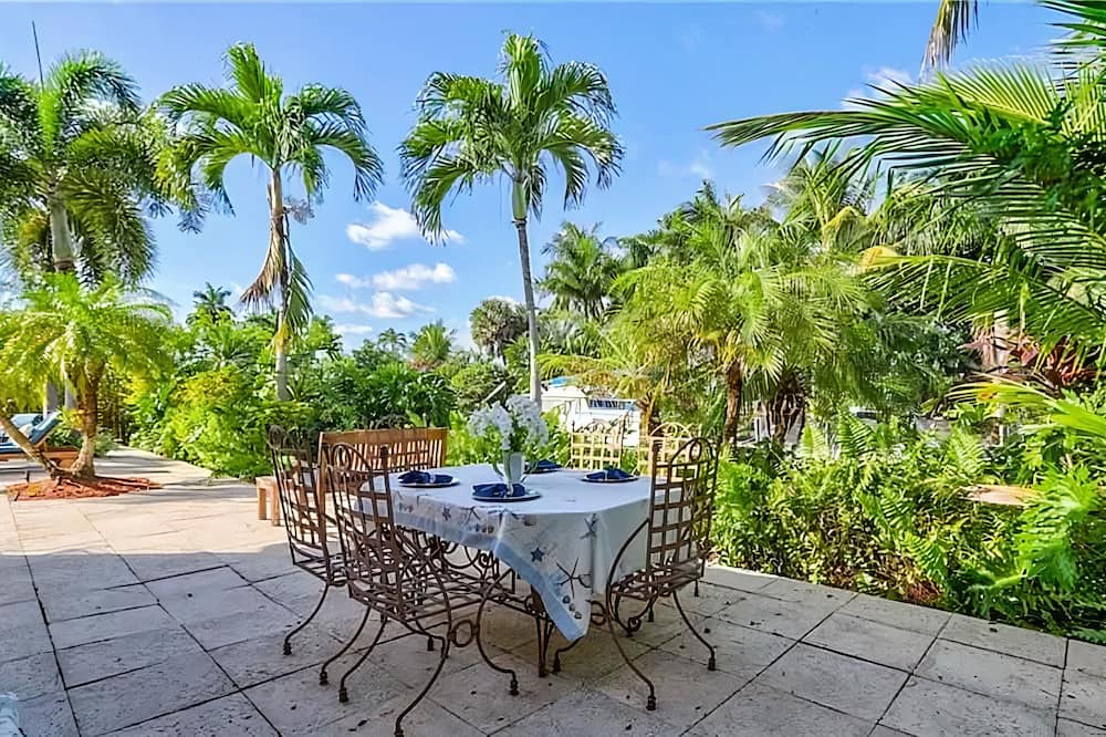 Photo of Patio Balcony in Riverside Park