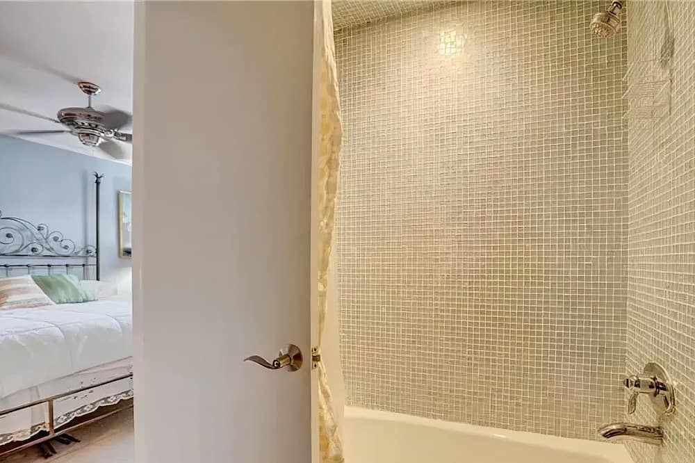 Photo of Bathroom in Riverside Park