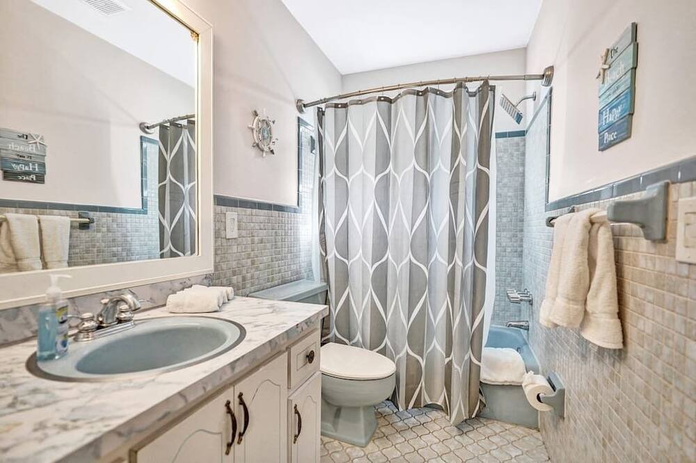 Photo of Bathroom in Victoria Park