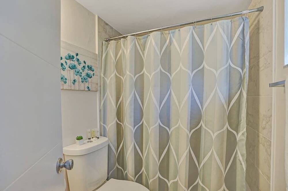 Photo of Bathroom in Victoria Park